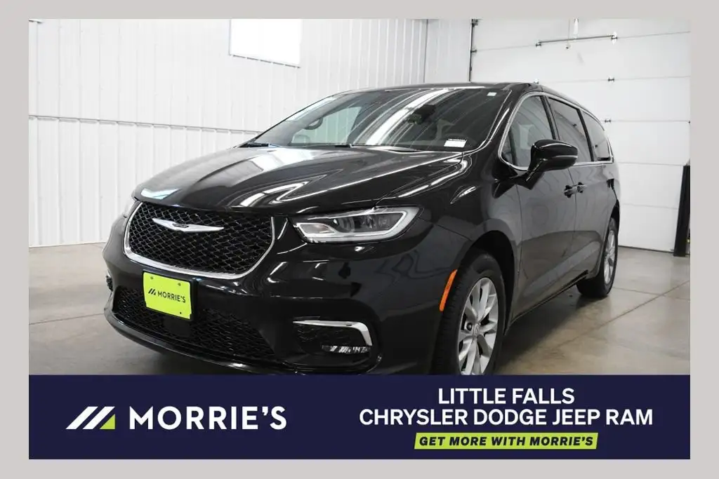 2026 Chrysler Pacifica Select AWD's photo