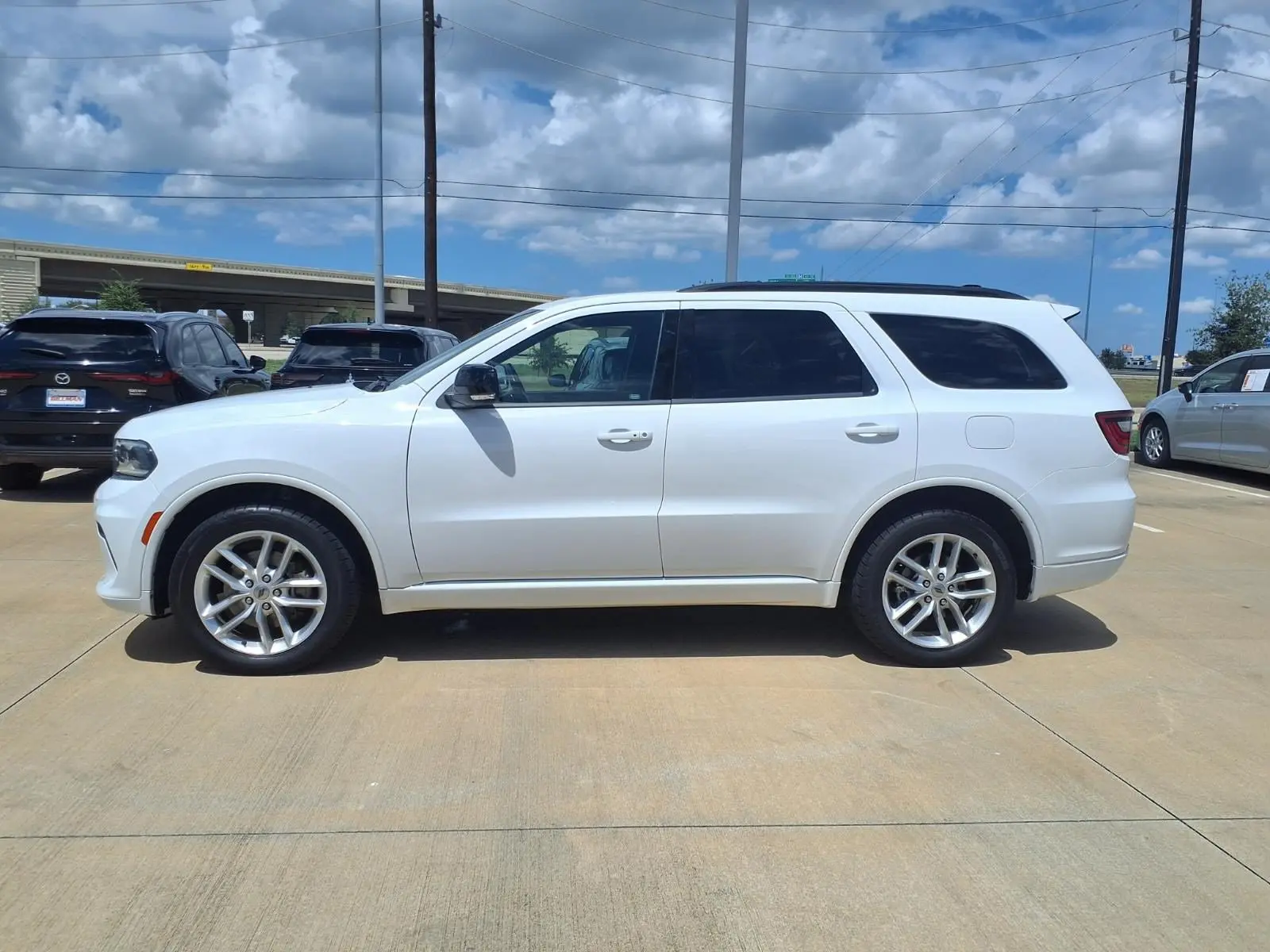 2024 Dodge Durango GT AWD Plus photo 3