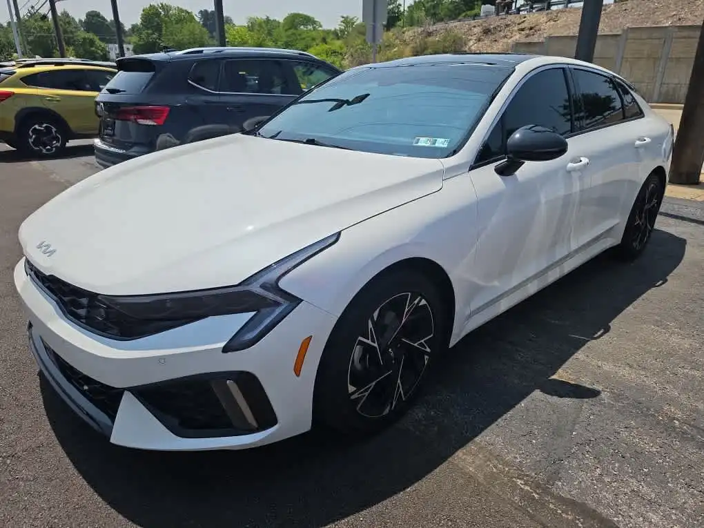 2025 Kia Optima GT-Line FWD's photo