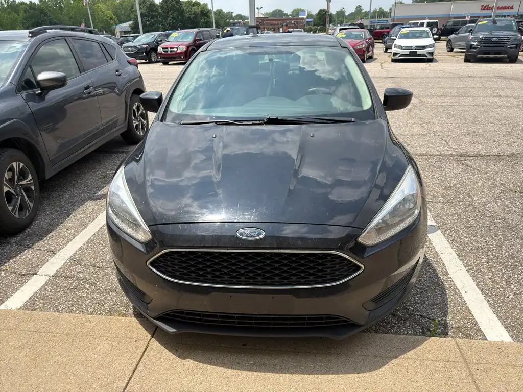 2018 Ford Focus Sedan SE's photo