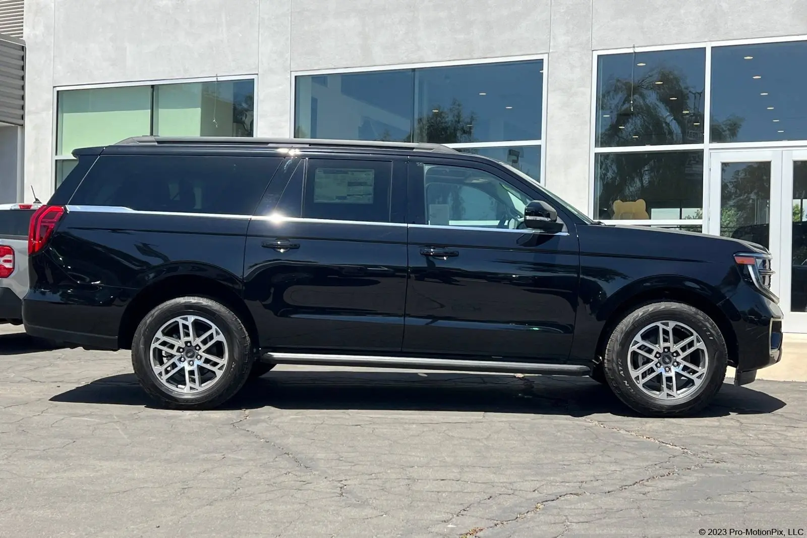 2026 Ford Expedition Active 4WD MAX photo 3