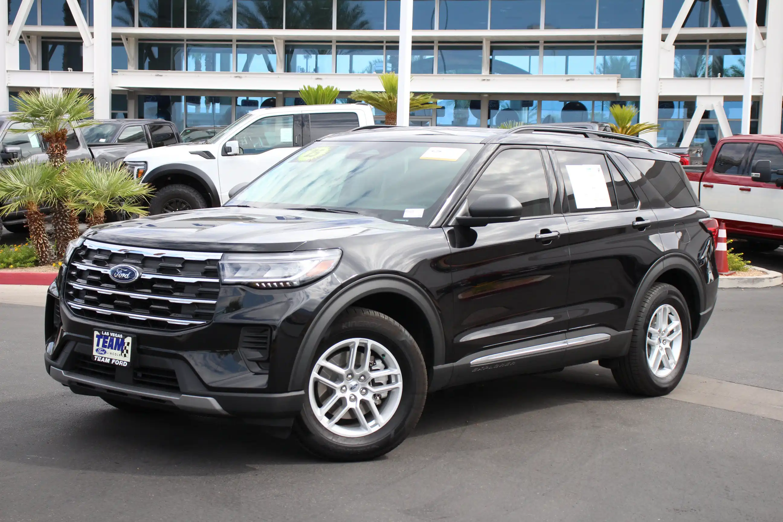 2025 Ford Explorer Active 4WD (PL535)'s photo