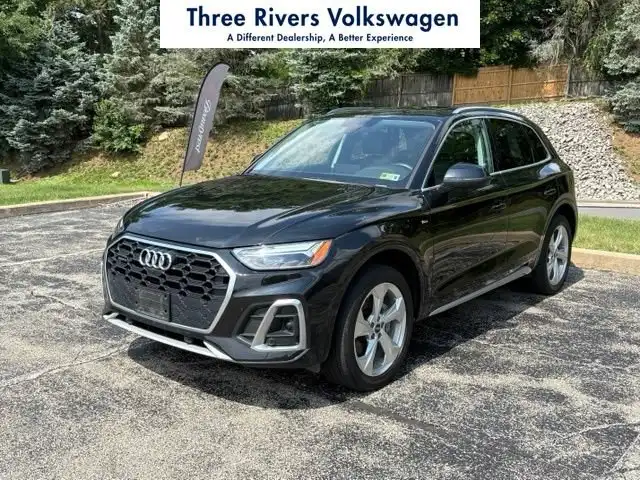 2022 Audi Q5 45 Premium Plus's photo