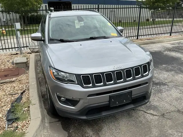 2019 Jeep Compass Latitude 4X4 photo 3