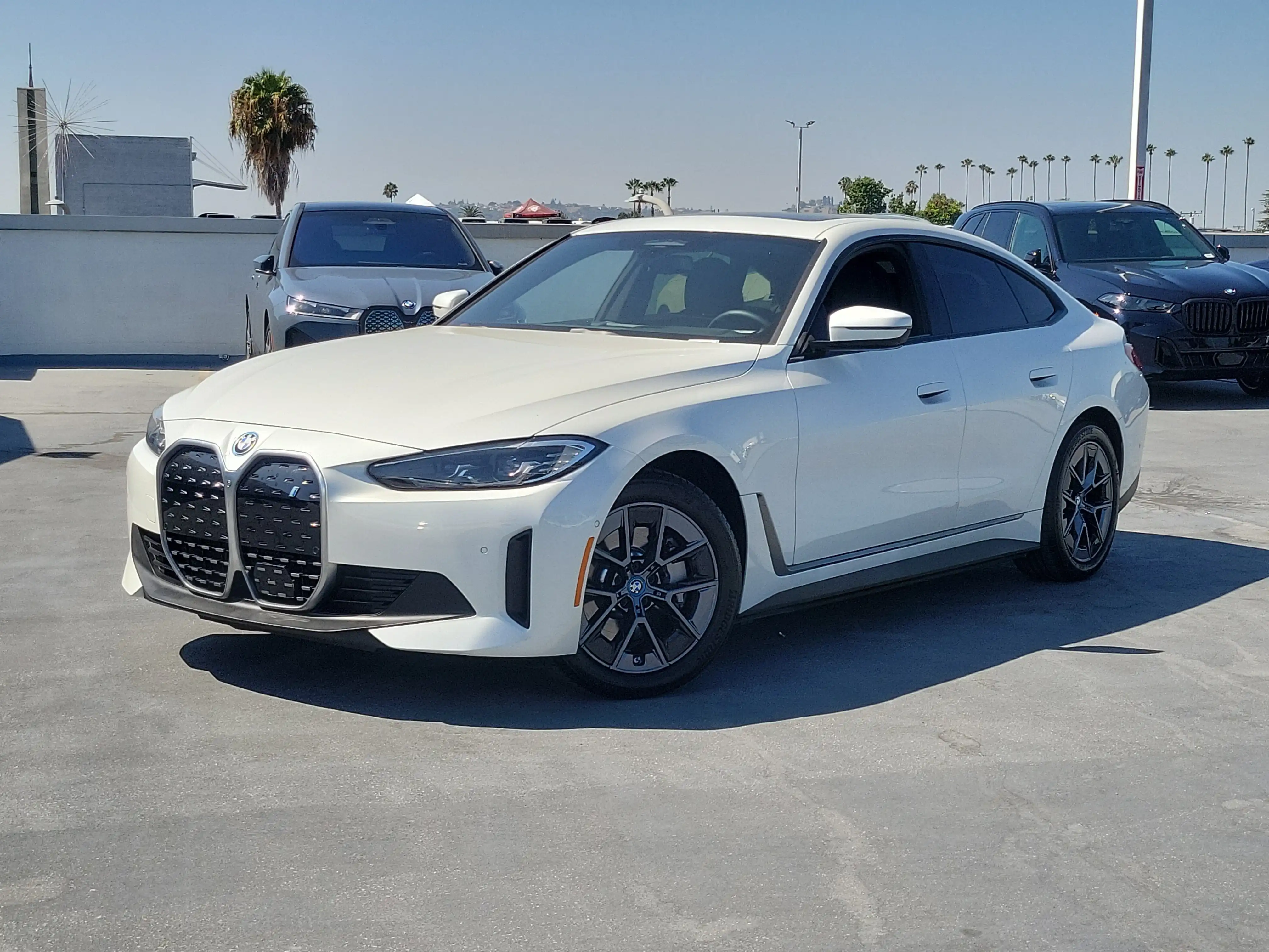 2023 BMW i4 eDrive35's photo