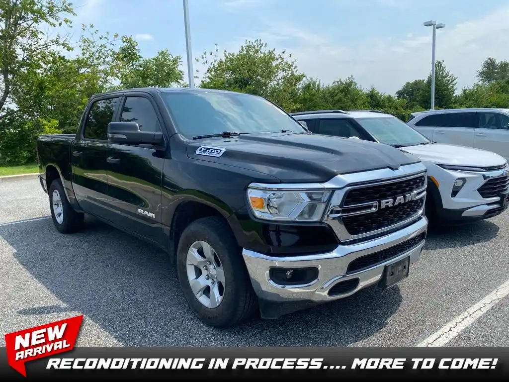 2024 RAM 1500 Big Horn/Lone Star 4x4 Crew Cab 5'7's photo