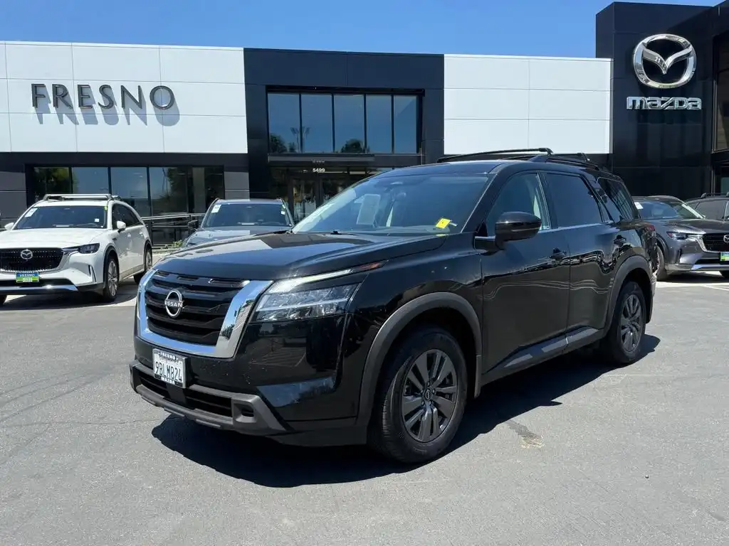 2022 Nissan Pathfinder SV 2WD's photo