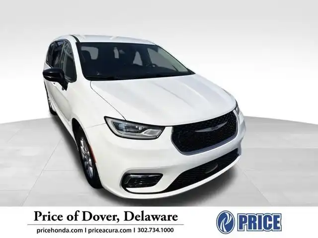 2024 Chrysler Pacifica Touring L's photo