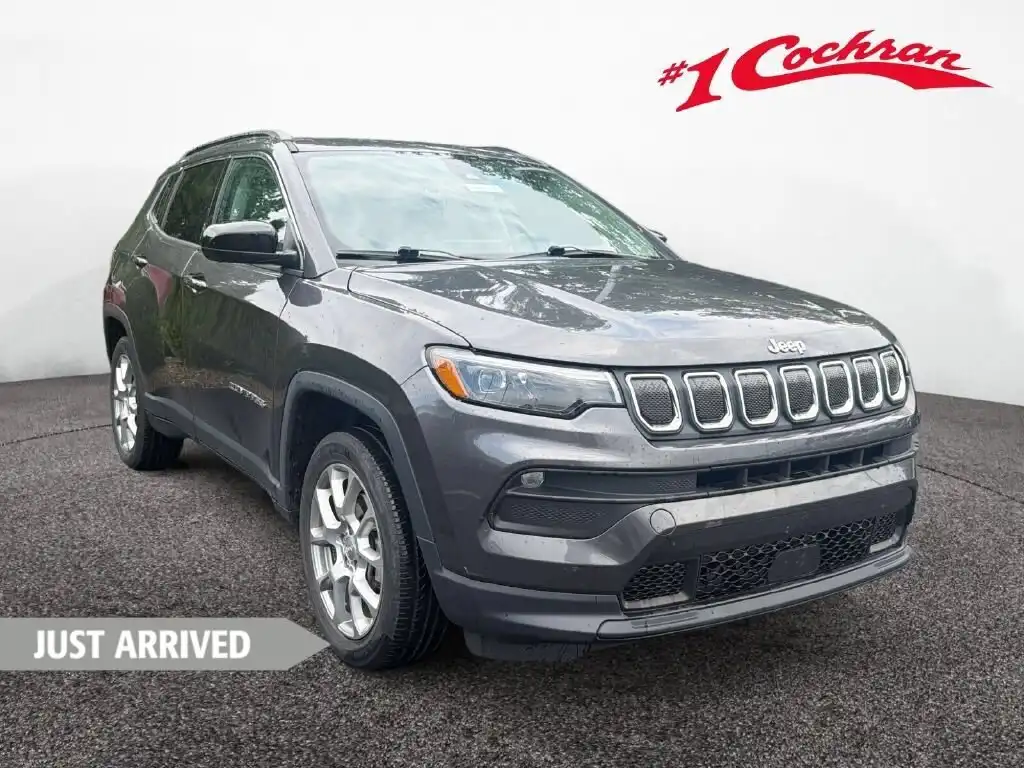 2022 Jeep Compass Latitude Lux 4X4's photo