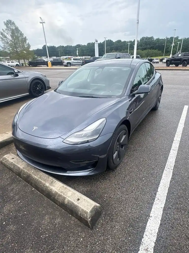 2023 Tesla Model 3 Base's photo