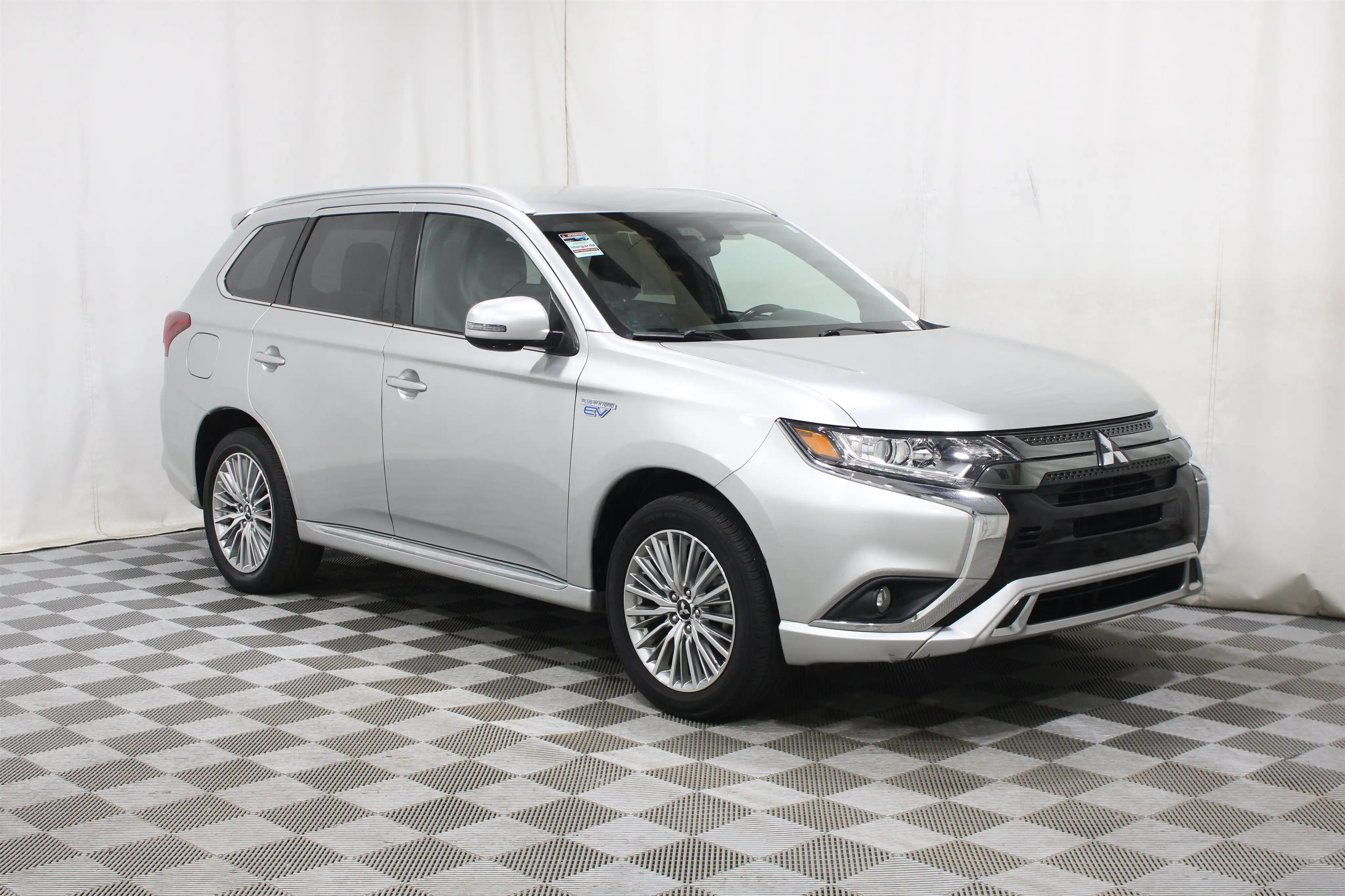 2022 Mitsubishi Outlander Plug-in Hybrid SE S-AWC's photo