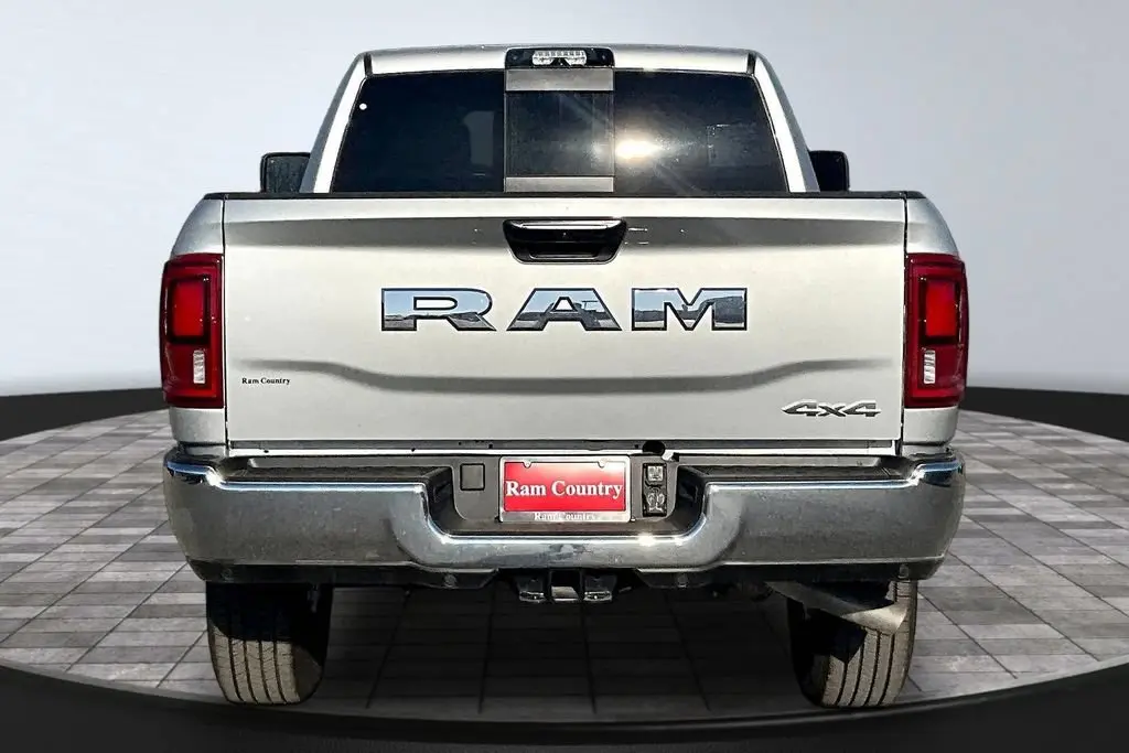 2026 RAM 2500 Tradesman 4WD Crew Cab SWB photo 5