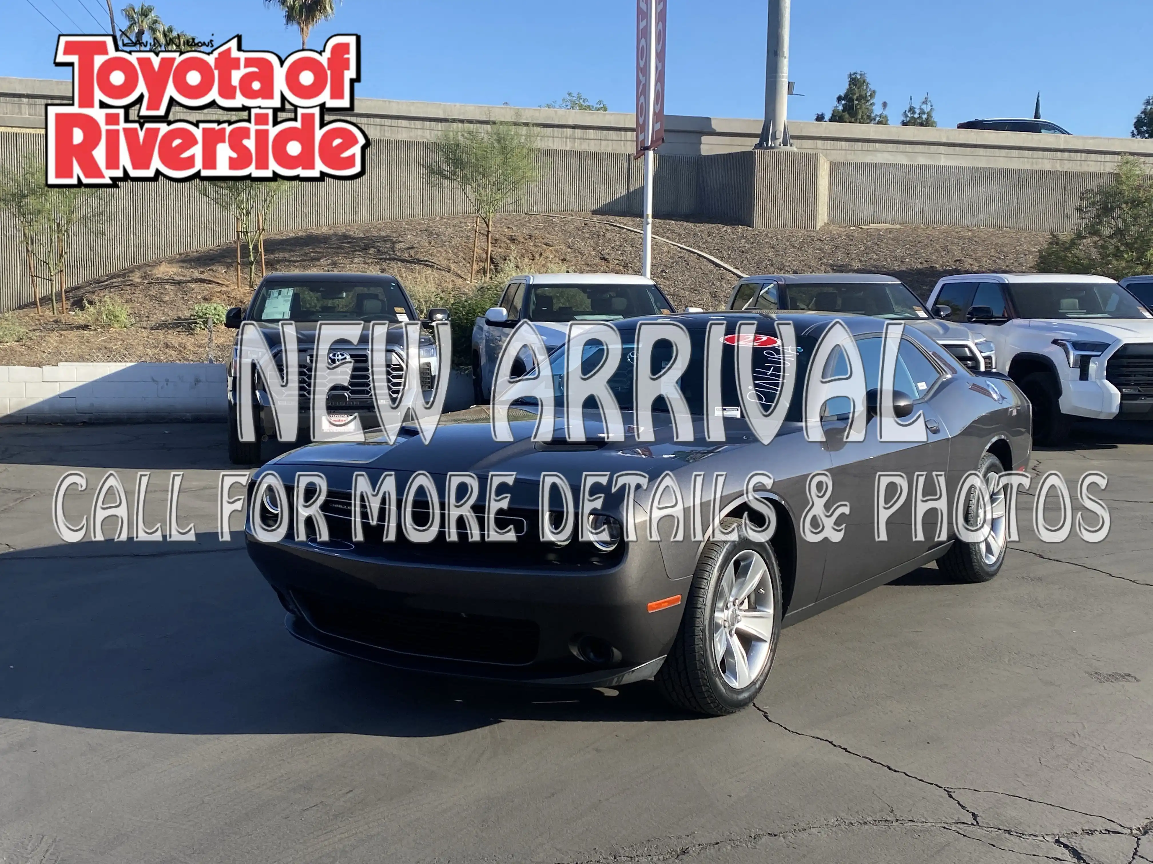 2022 Dodge Challenger SXT Auto's photo
