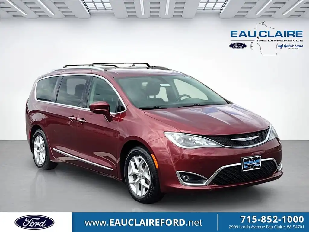 2018 Chrysler Pacifica Touring L's photo