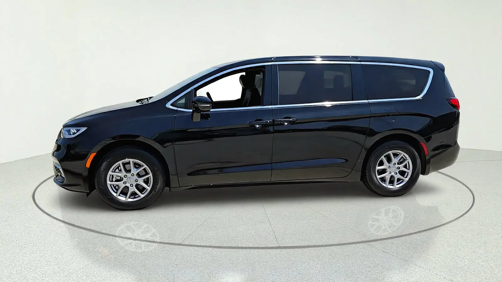 2026 Chrysler Pacifica Select photo 5