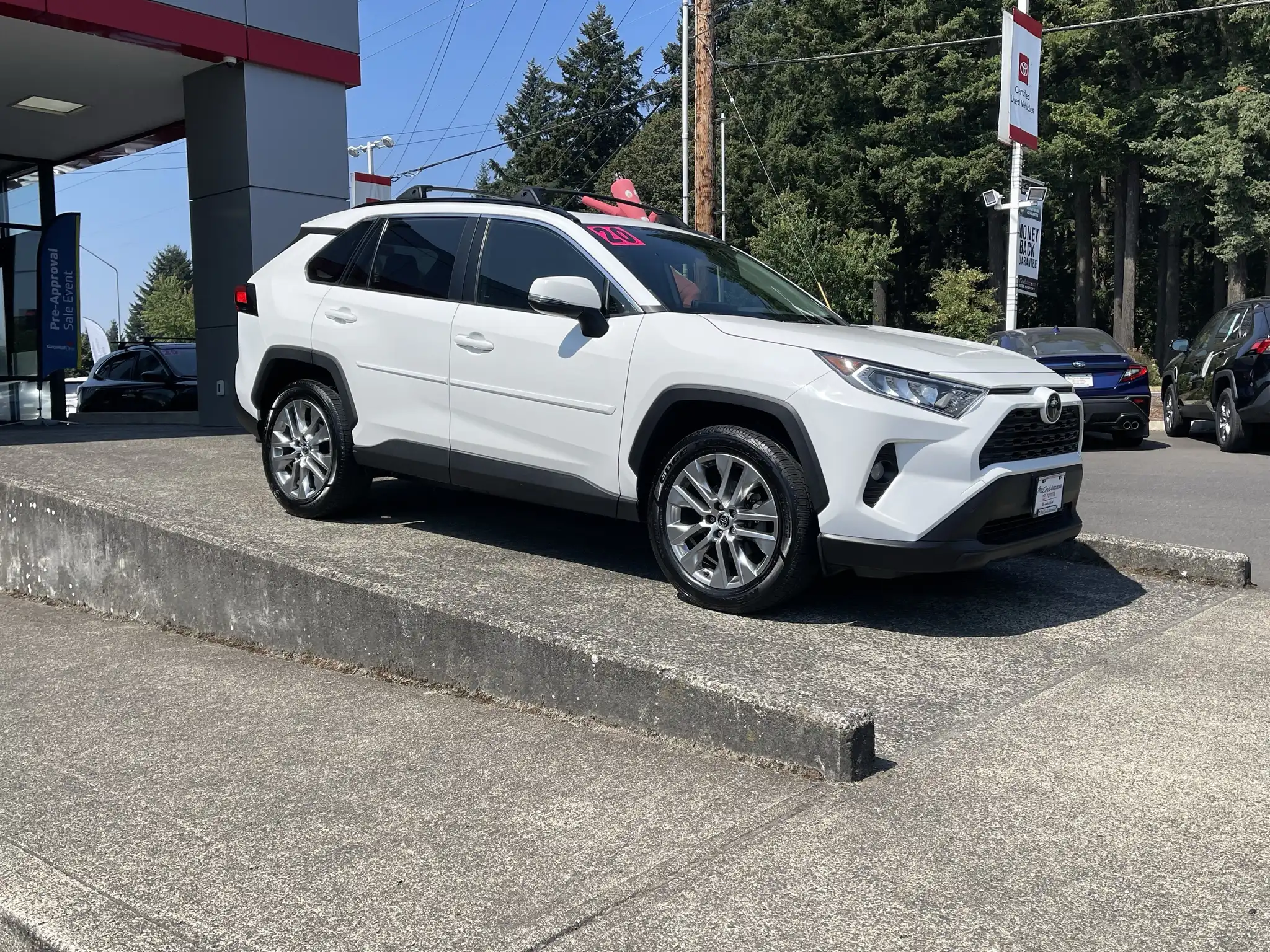 2020 Toyota RAV4 XLE Premium FWD's photo