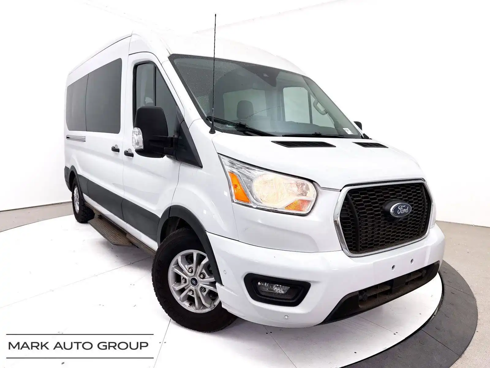 2021 Ford Transit XLT 350 Med Roof Sliding Pass. 148's photo