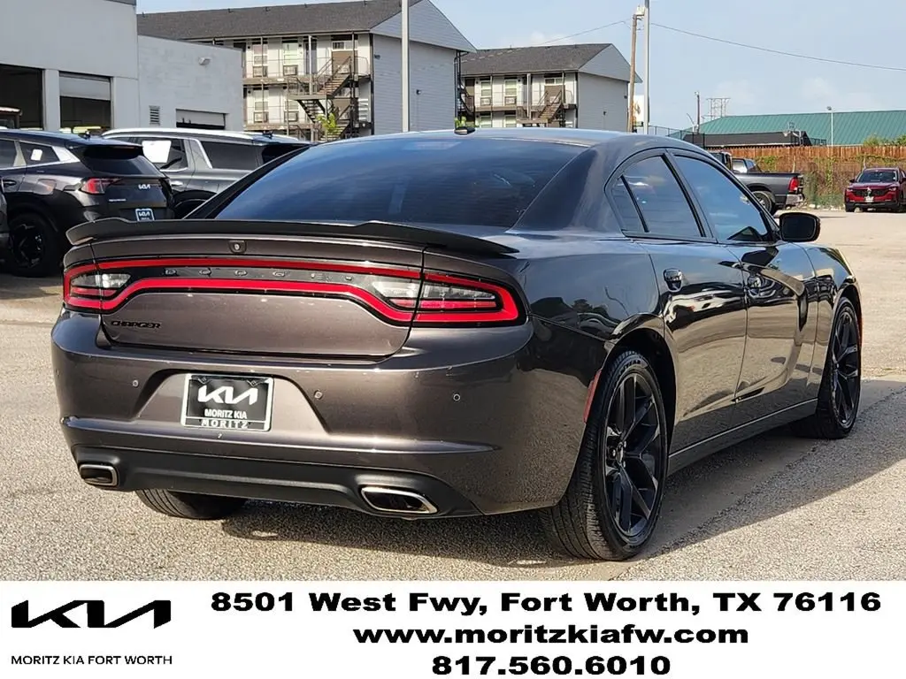 2021 Dodge Charger SXT photo 4