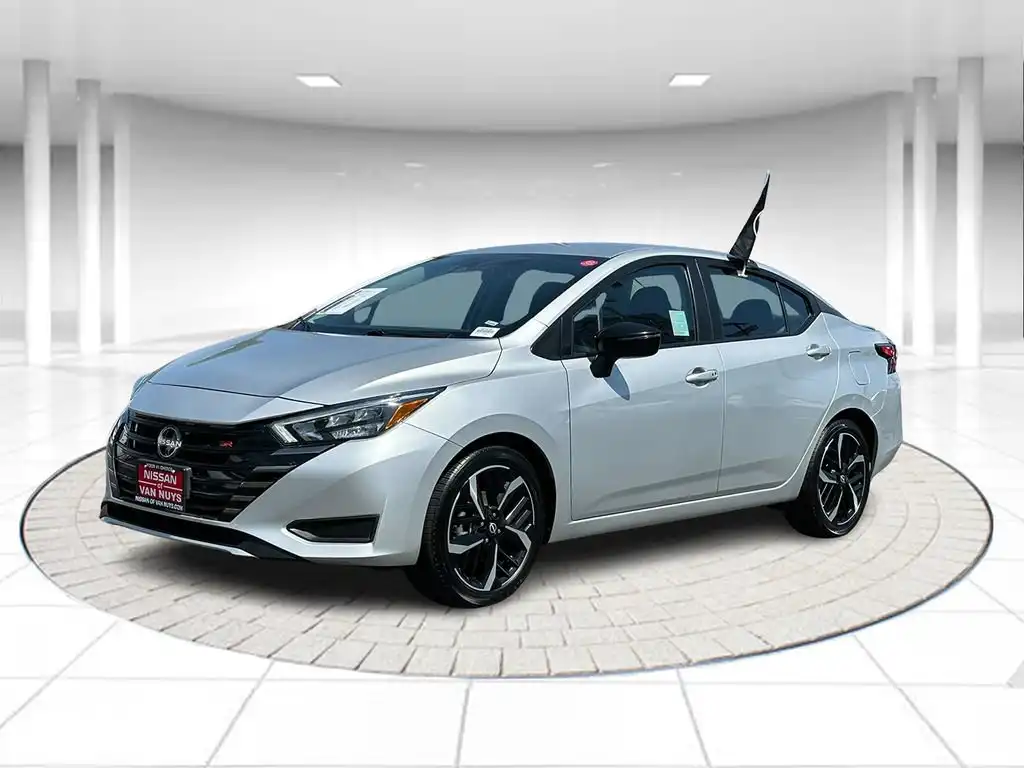 2024 Nissan Versa 1.6 SR CVT's photo