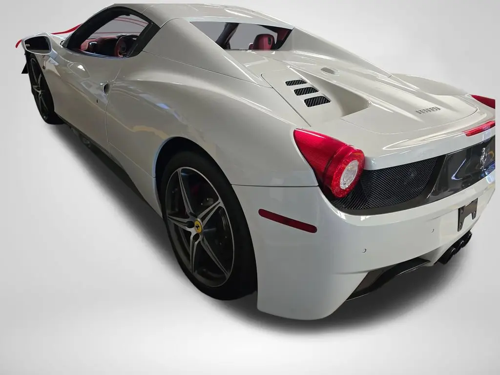 2015 Ferrari 458 Base photo 3