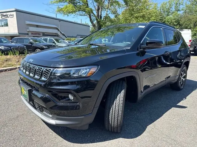 2025 Jeep Compass Limited 4X4 photo 3
