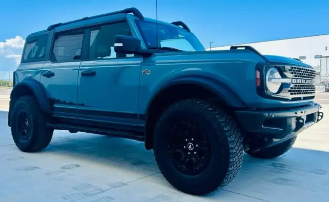 2023 Ford Bronco Wildtrak 4x4 photo 3