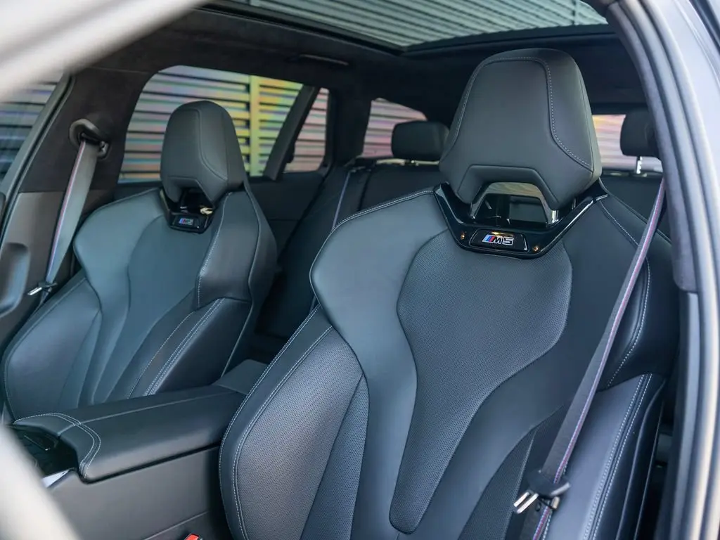2026 BMW M5 M5 Touring photo 4