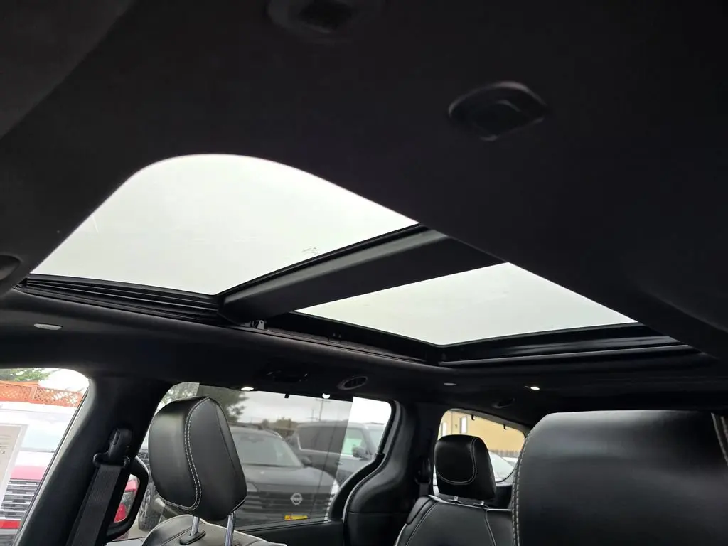 2025 Chrysler Pacifica Limited photo 5
