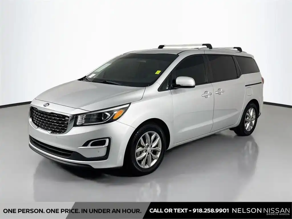 2021 Kia Sedona EX's photo