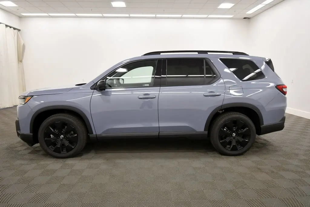 2026 Honda Pilot Black Edition AWD photo 4