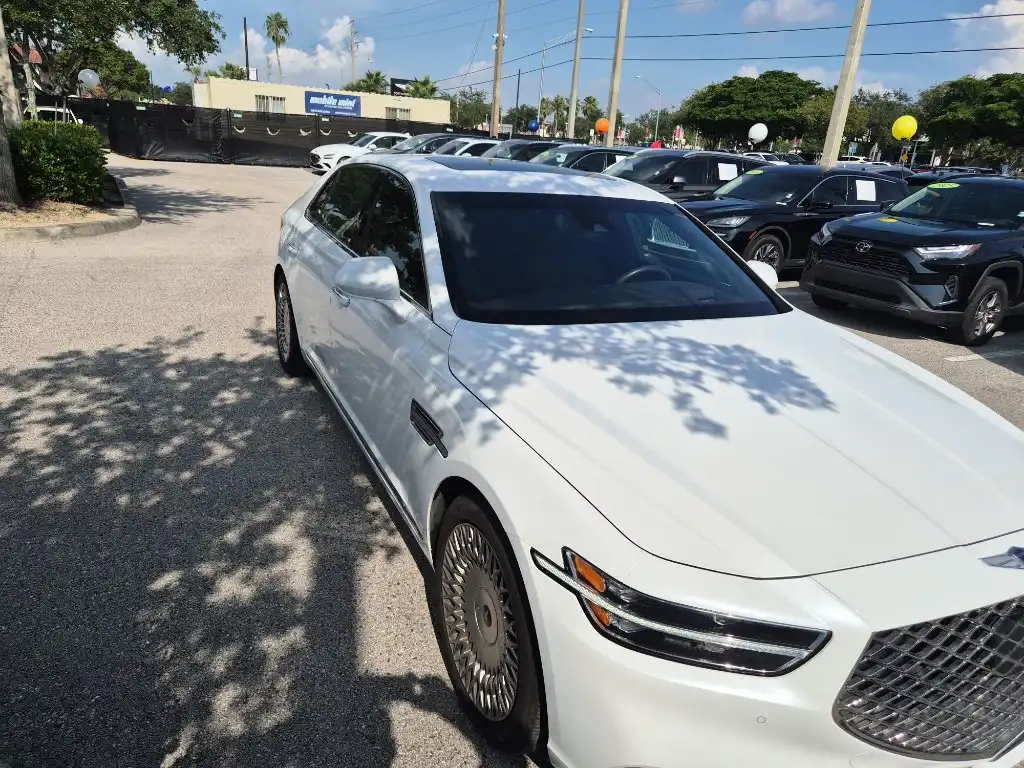 2020 Genesis G90 3.3T Premium's photo