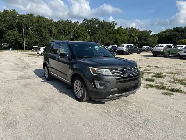 2017 Ford Explorer XLT FWD's photo