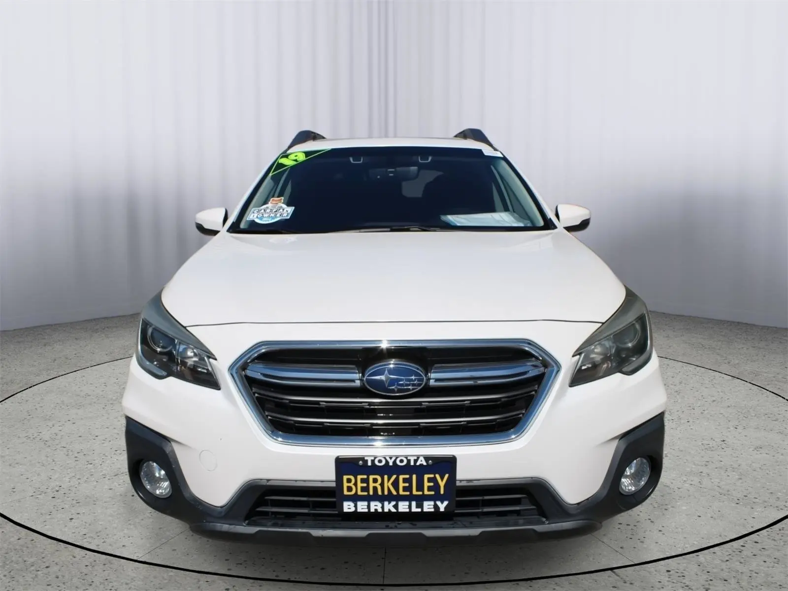 2019 Subaru Outback 2.5i Premium photo 3