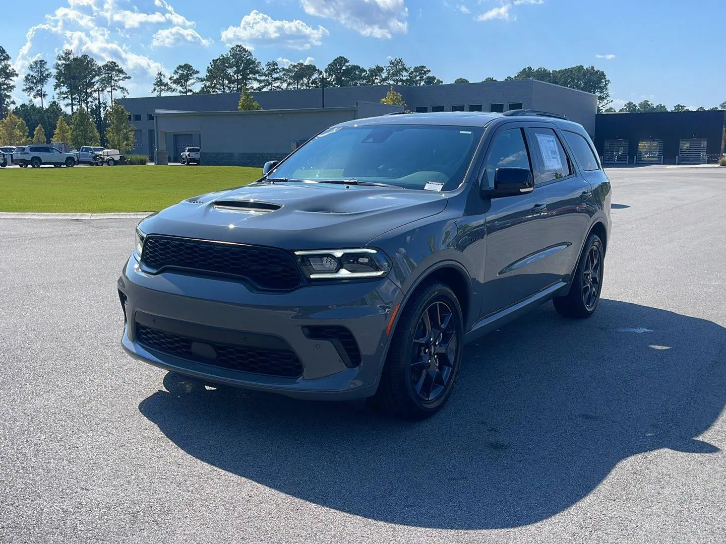 2027 Dodge Durango HEMI V8 GT AWD Plus photo 3