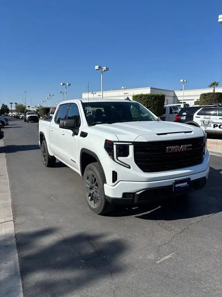 2023 GMC Sierra 4WD Crew Cab Std Box Elevation 3VL's photo
