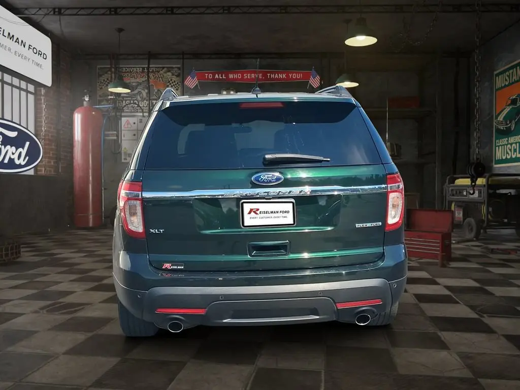 2013 Ford Explorer XLT photo 5