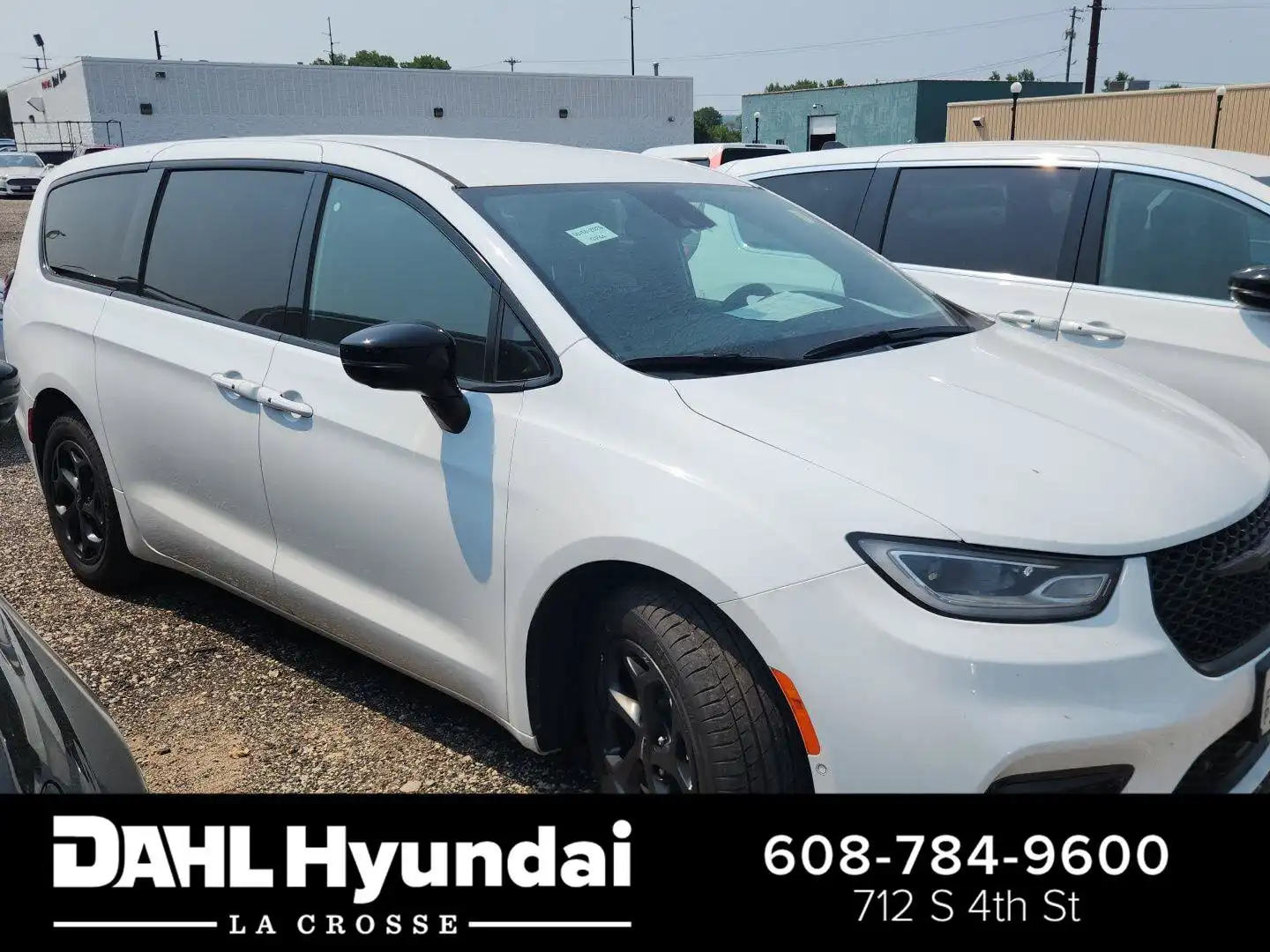2024 Chrysler Pacifica Hybrid Select S-Appearance PHEV's photo
