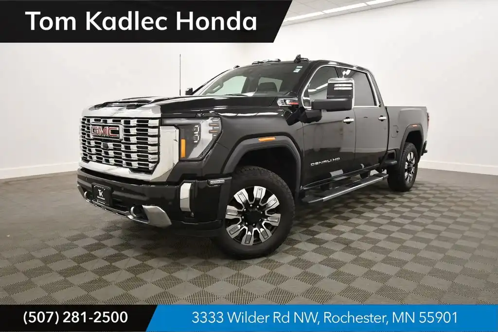 2025 GMC Sierra Denali 4WD Crew Cab Standard Box's photo