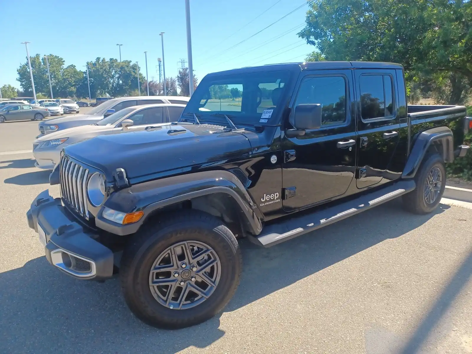 2021 Jeep Gladiator Overland's photo