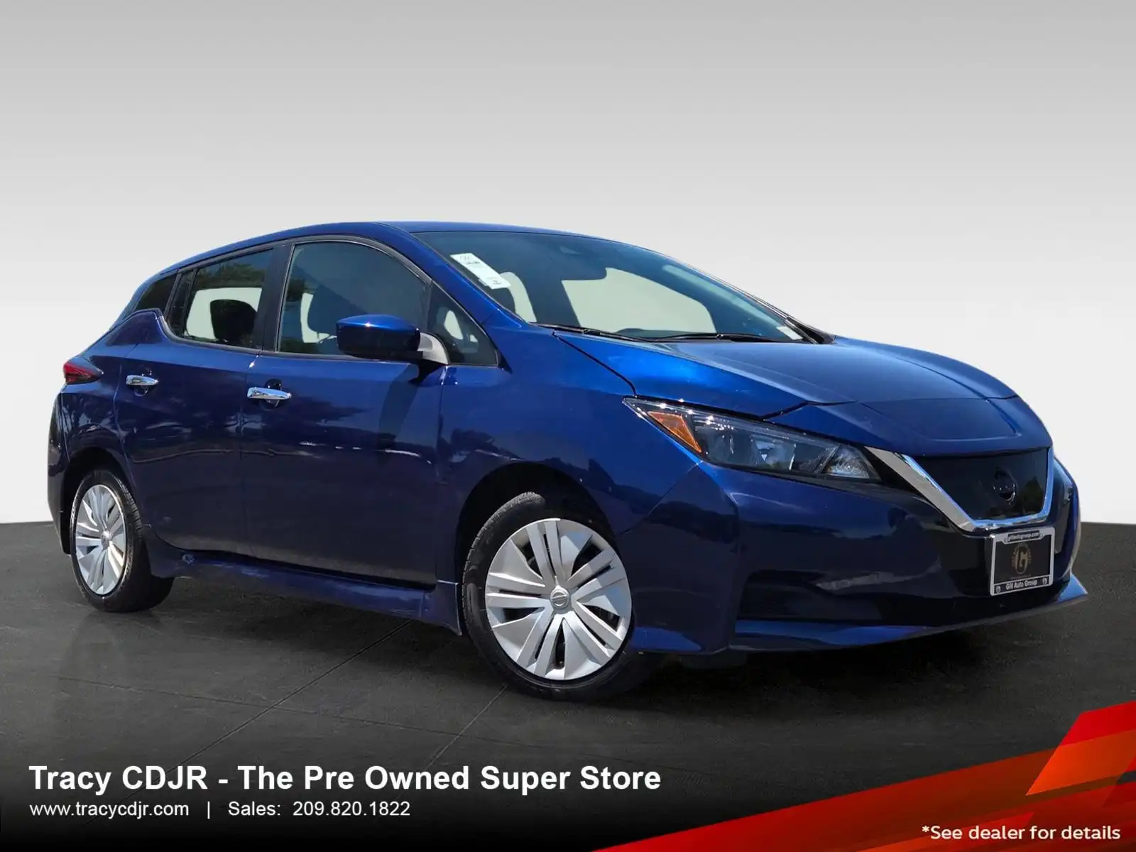 2022 Nissan Leaf S's photo