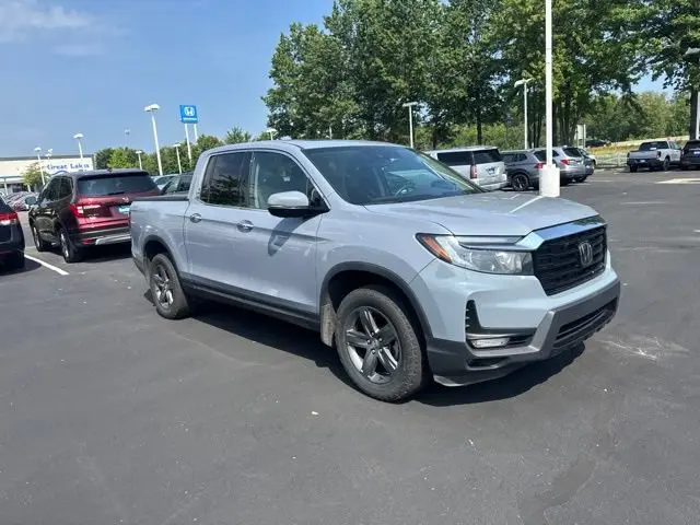 2023 Honda Ridgeline RTL-E AWD photo 3