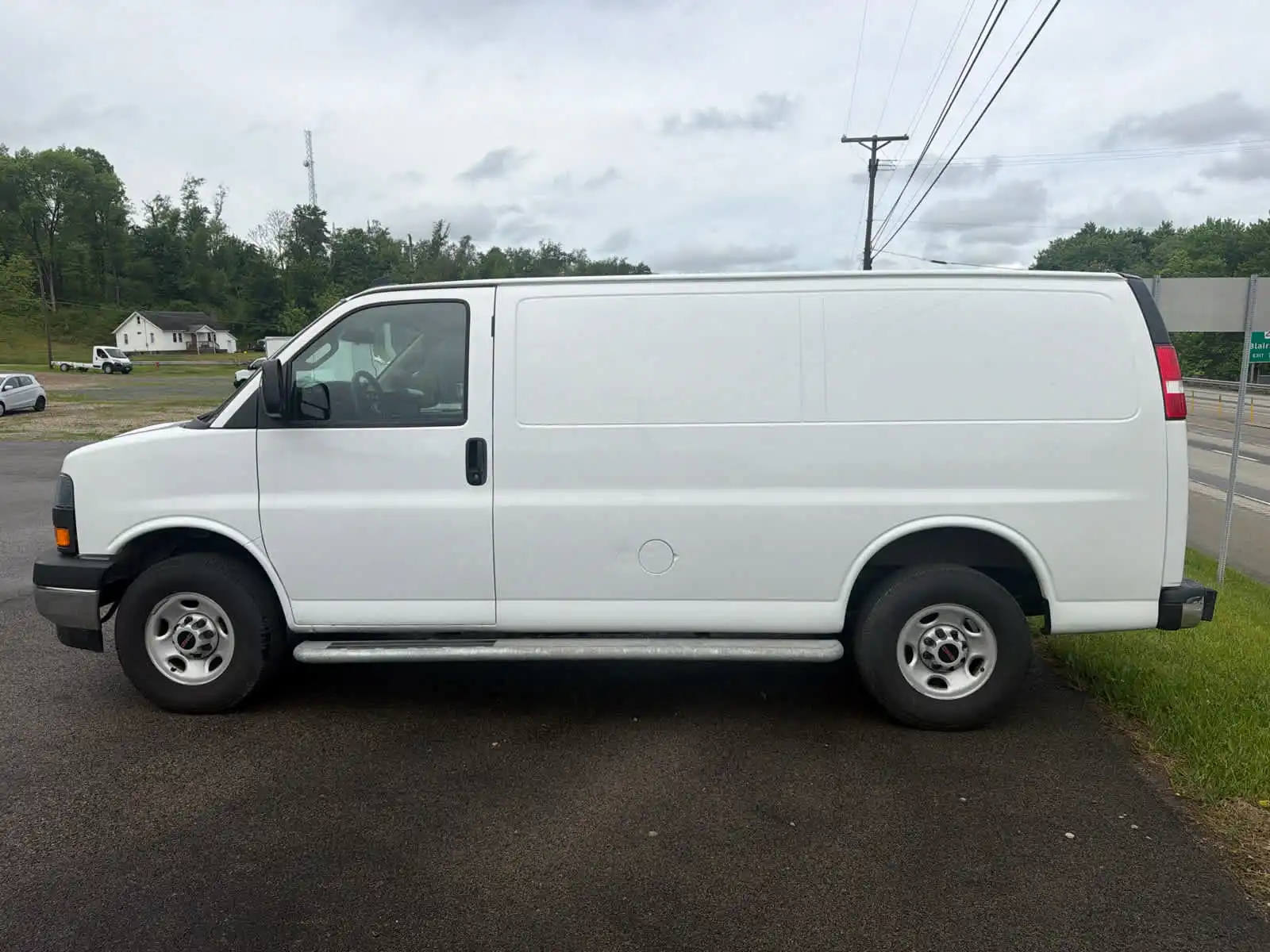 2024 GMC Savana 2500's photo