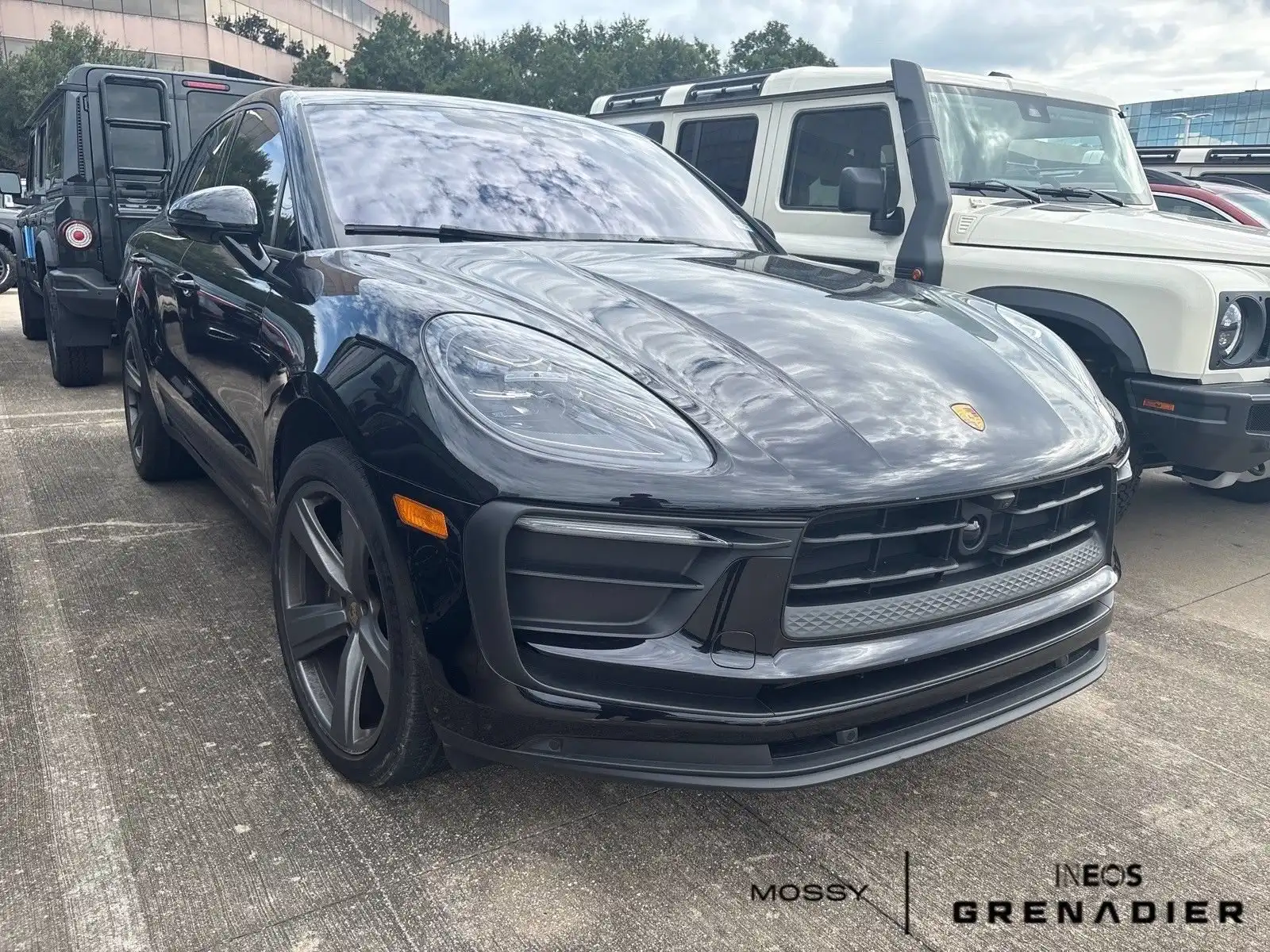 2024 Porsche Macan Base's photo