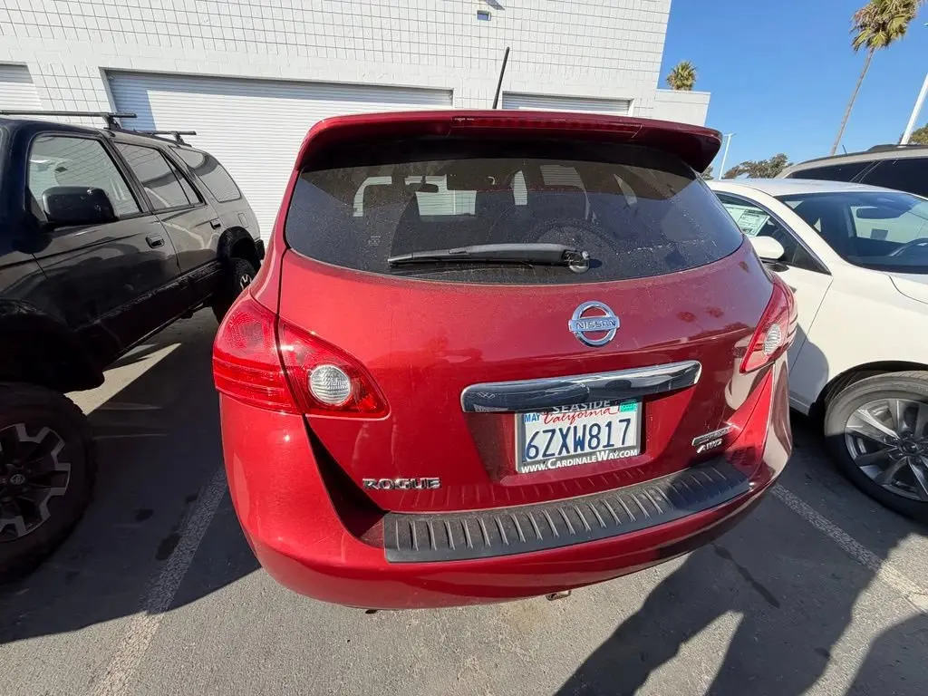 2013 Nissan Rogue S AWD photo 4