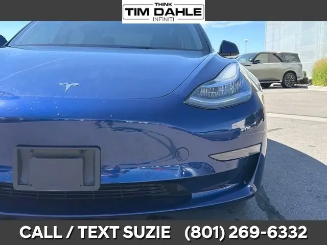 2022 Tesla Model 3 Standard Range Plus photo 5