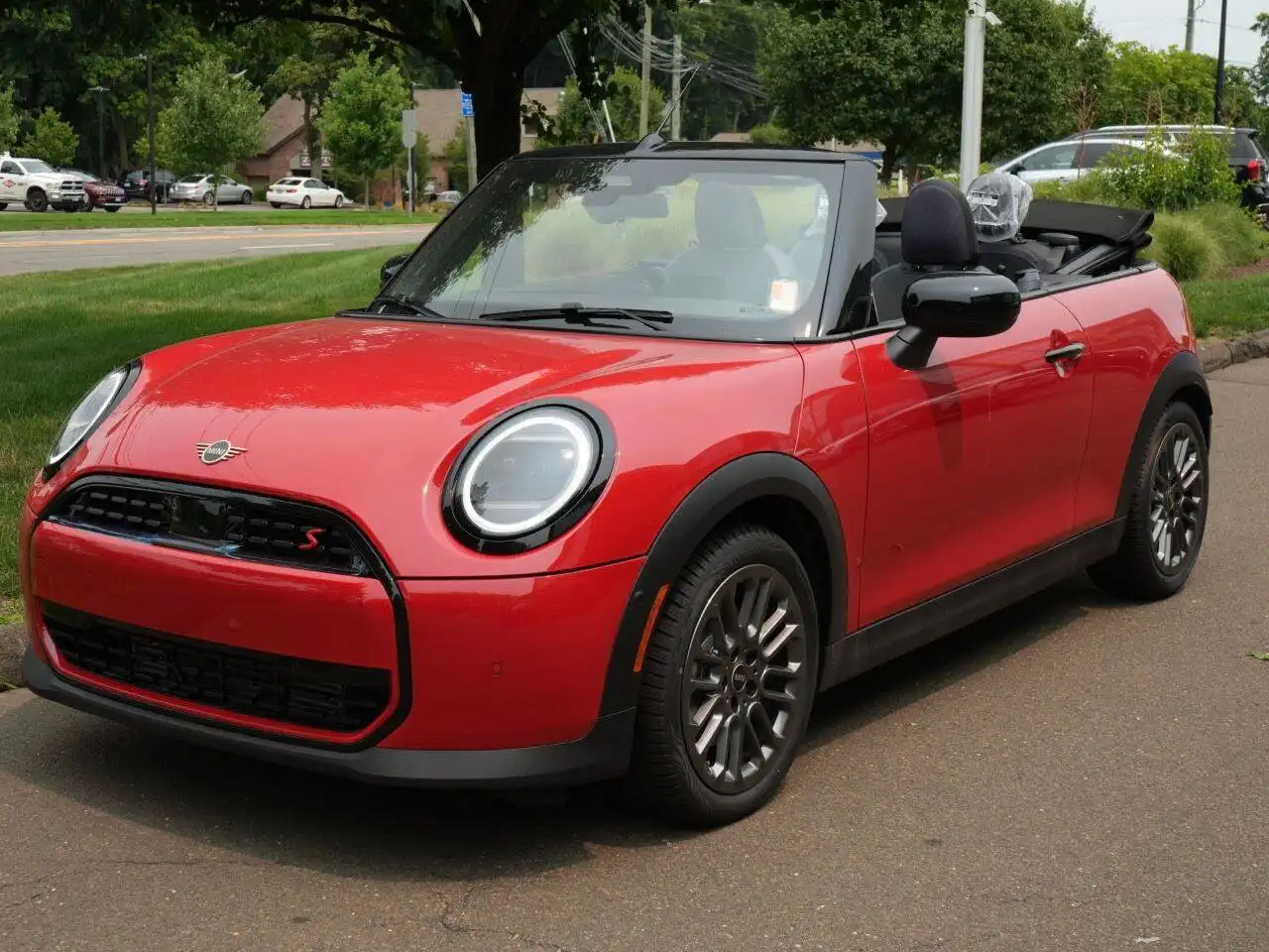2026 MINI Convertible Cooper S Signature's photo