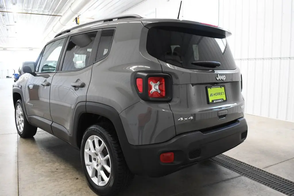 2022 Jeep Renegade Latitude 4x4 photo 5