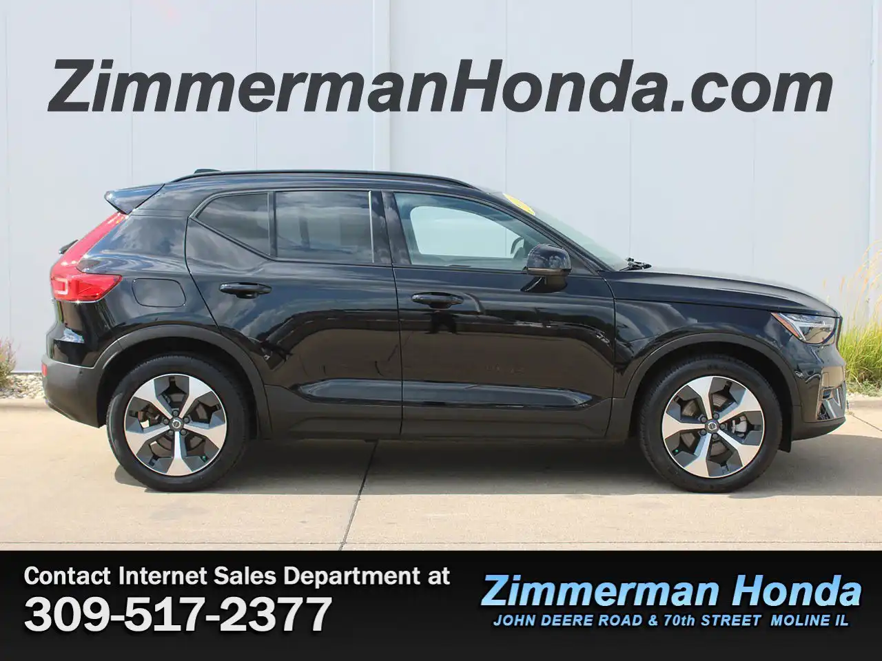 2023 Volvo XC40 B4 Ultimate Dark's photo