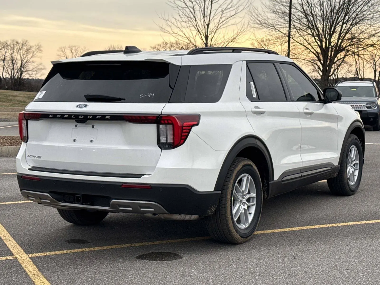2026 Ford Explorer Active w/100A Pkg photo 5