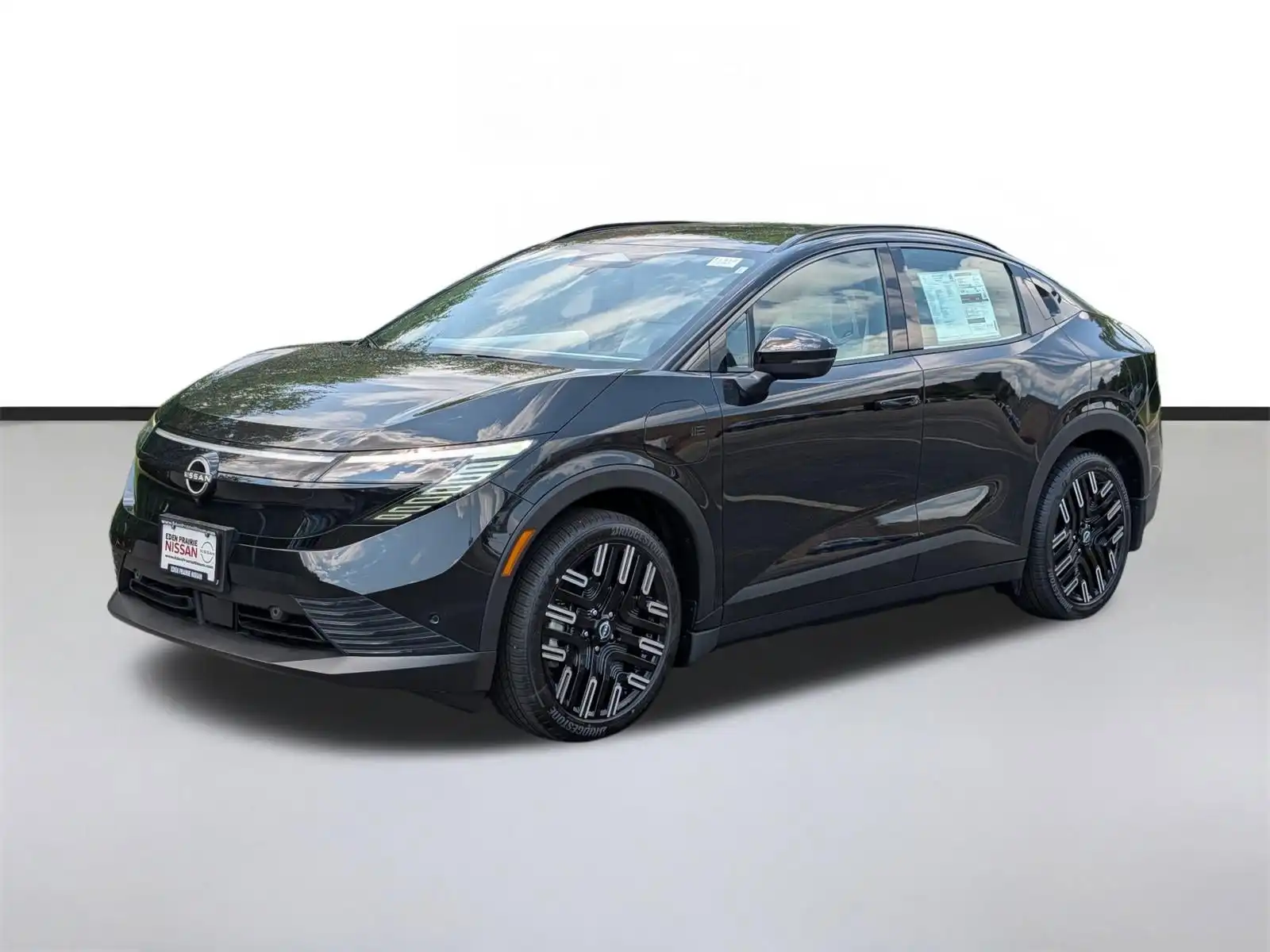 2026 Nissan Leaf Platinum+'s photo